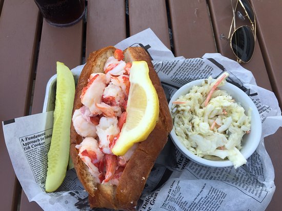 The Claw House signature dishes Lobster Roll
Claw House Burger
Surf & Turf Skewers